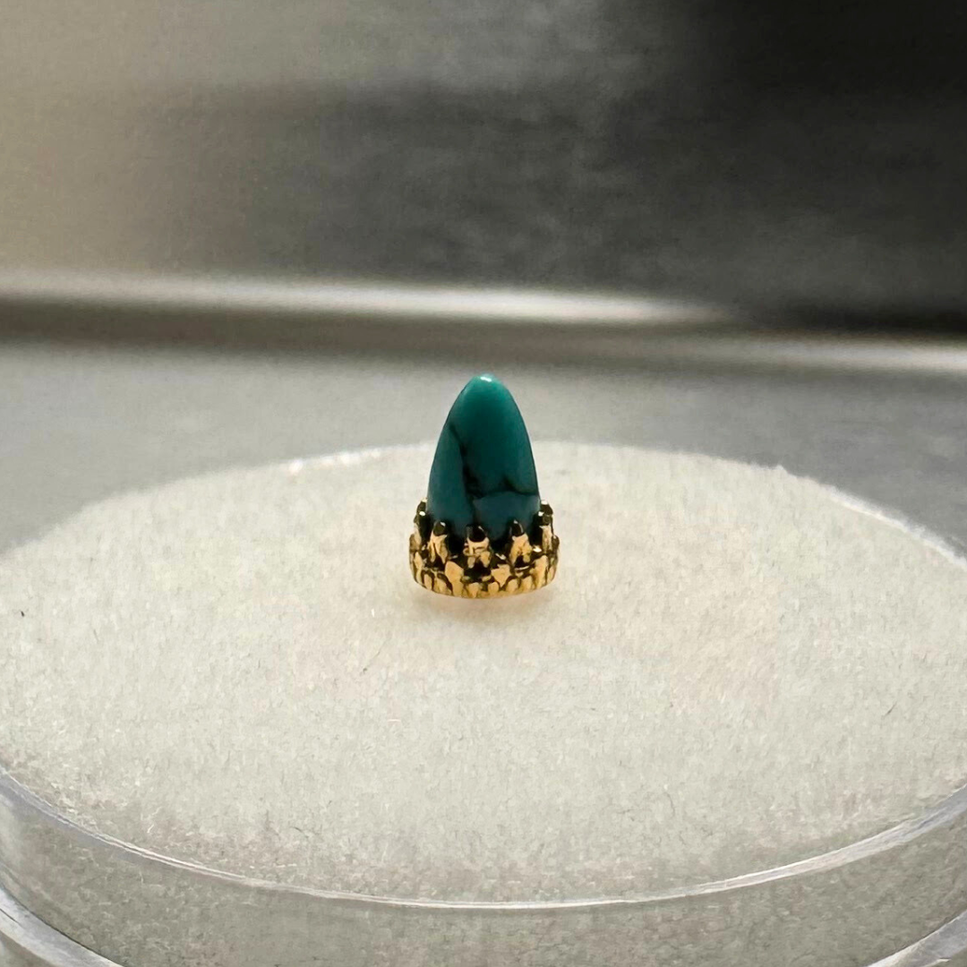 Anatometal 18k Solid Gold Threadless 4mm Synthetic Bullet-Cut King Ends