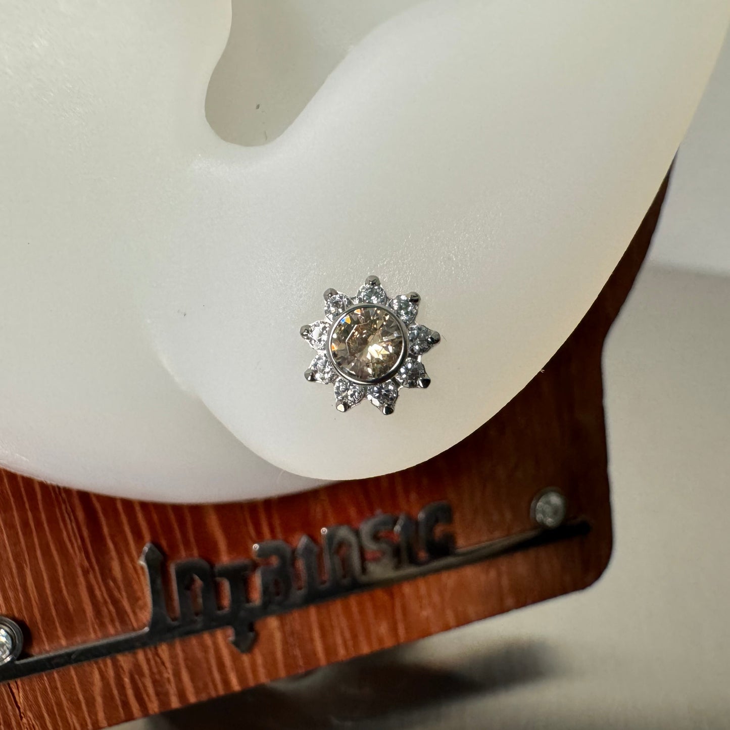 Intrinsic Titanium Threaded 14/12 Gauge 3mm Champagne Center with 1.5mm Clear CZ Petals 6mm Flower Prong End