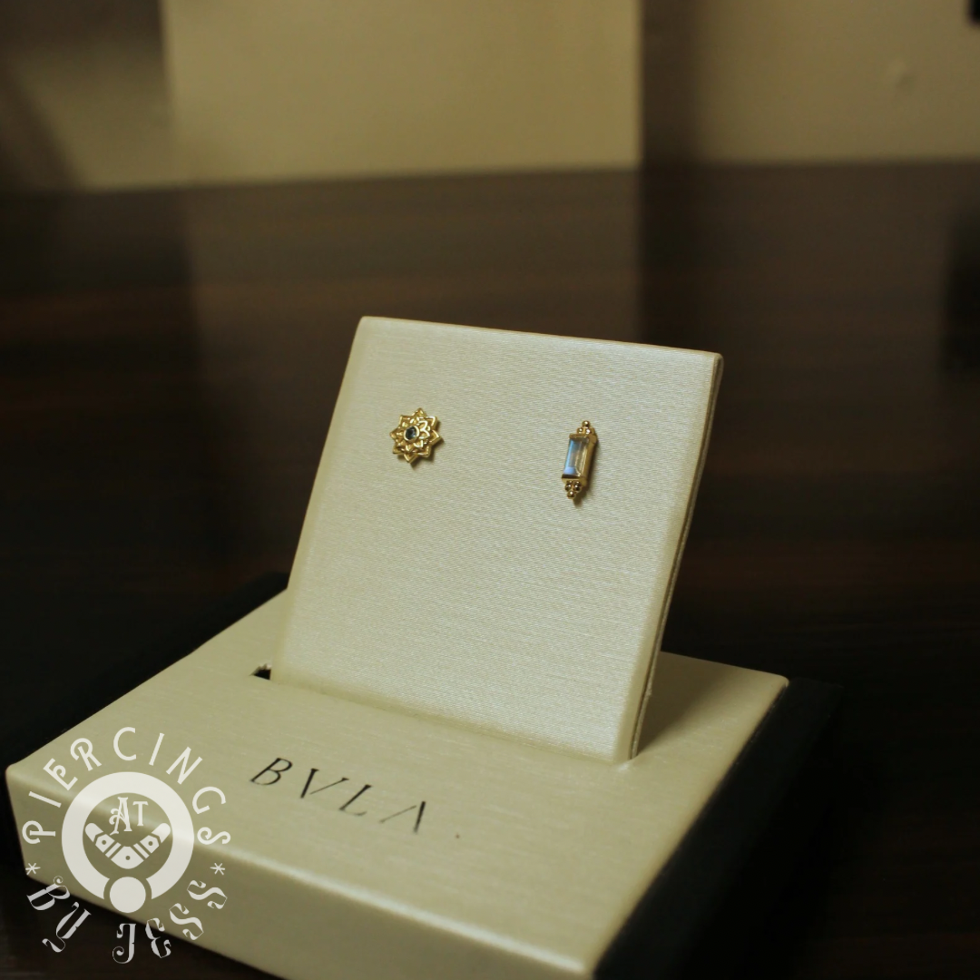 BVLA 14k Solid Yellow Gold Threaded 18/16 Gauge 4x2mm Labradorite Siva End