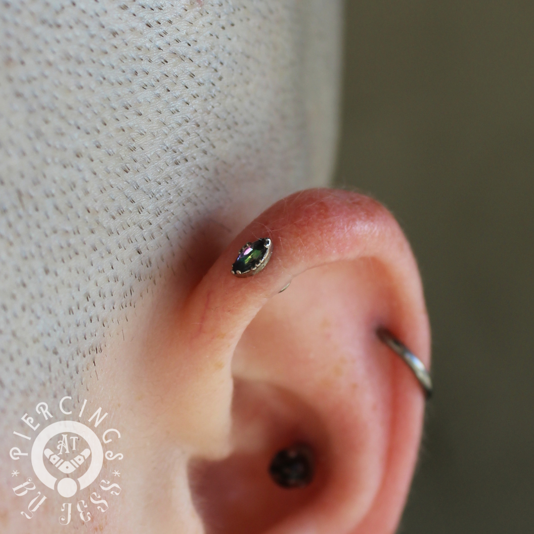 Anatometal 18k Solid Gold Threadless 4x2mm Ceramic, Passion Topaz & Zirconia Lindsey Ends