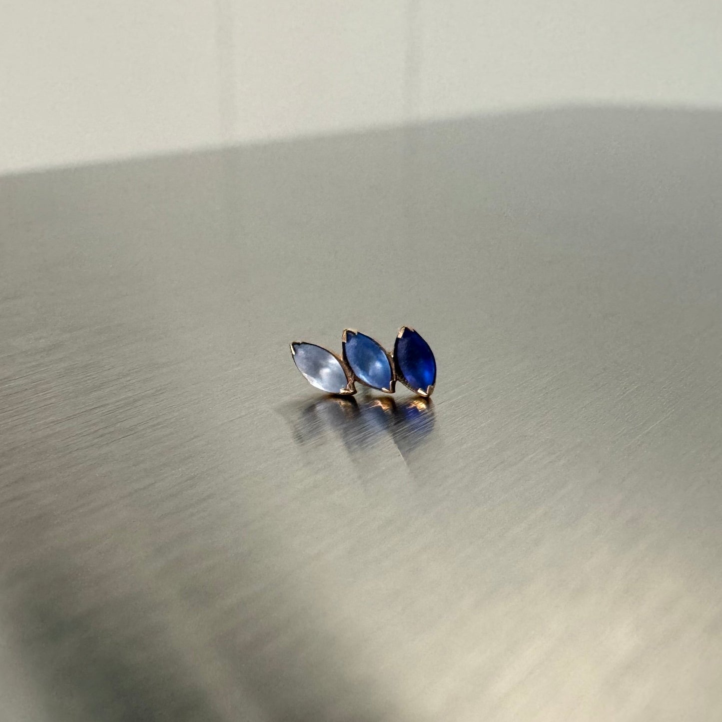 Anatometal 18k Solid Rose Gold Threadless Sandblasted Periwinkle, Arctic Blue, Sapphire Fanfare 3 End (Left)